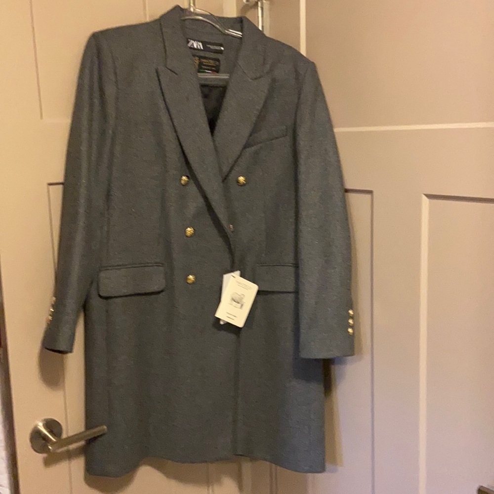 New Zara (Manteca) Gray and Gold buttons Coat XXL